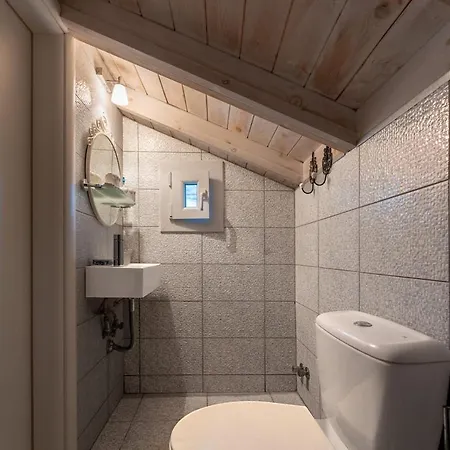 Луксозна вила Pool With Attic In Glarokavos *