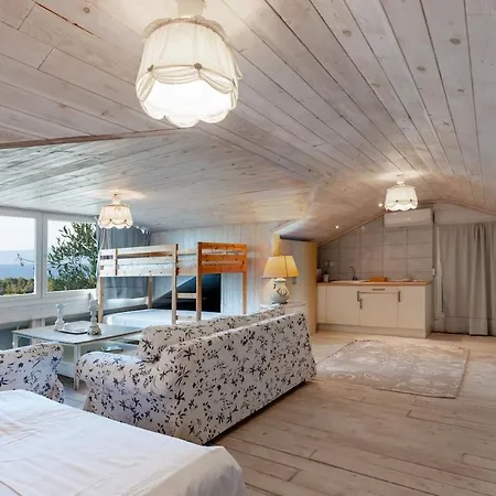 Pool With Attic In Glarokavos Луксозна вила Пефкохори